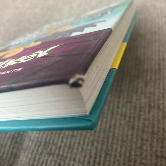 DOG MAN Fetch-22 Dav Pilkey Hardcover Children’s book - Picture 2 of 2